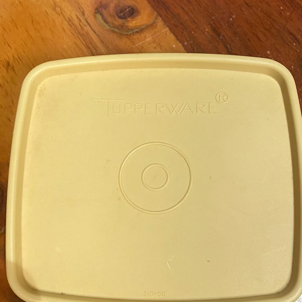 Tupperware square‎ sheer container with almond lid